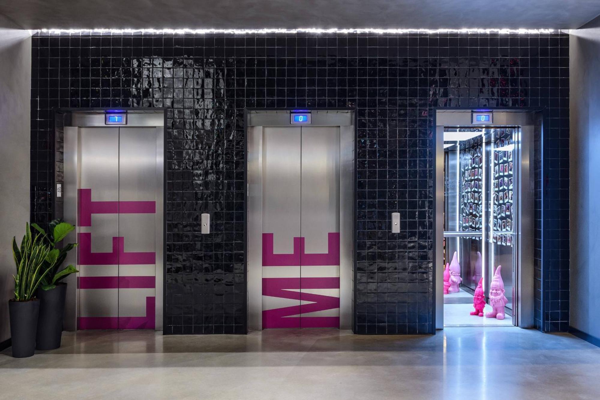 Hotel Moxy Oriente